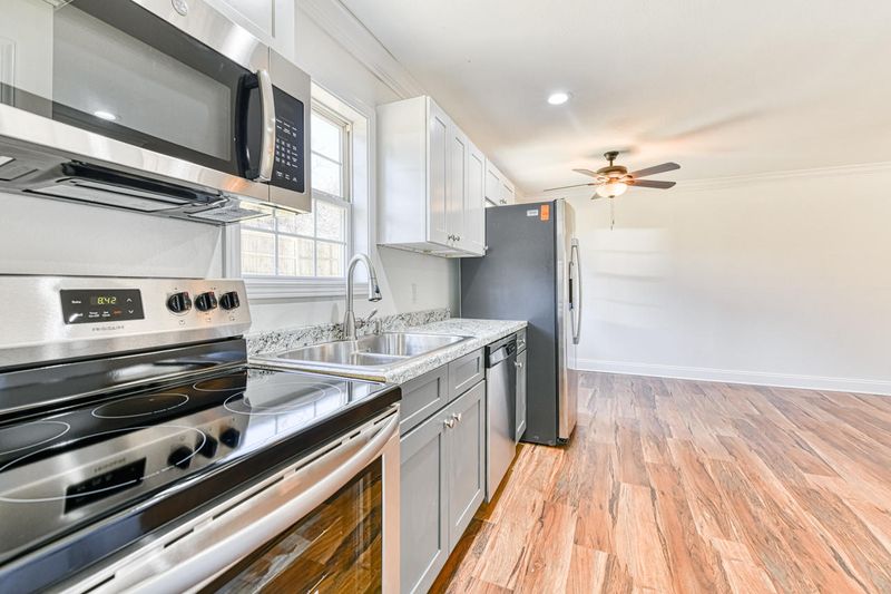 211 Elm Grove St, Loudon, TN 37774