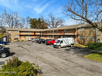 211 Elyria Dr, Knoxville, TN 37912