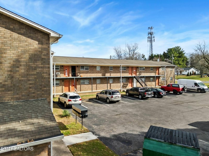 211 Elyria Dr, Knoxville, TN 37912