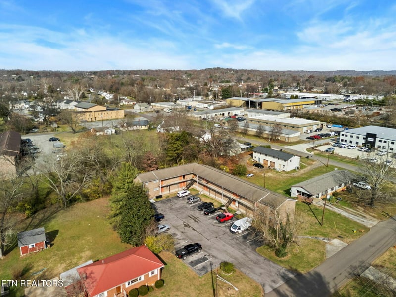 211 Elyria Dr, Knoxville, TN 37912