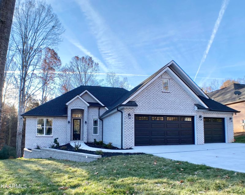 211 Erick Ln, Loudon, TN 37774