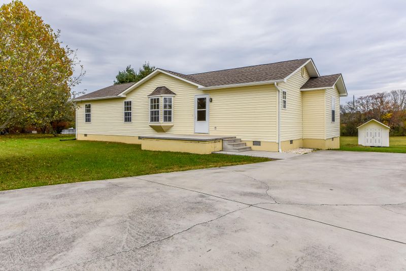 211 Fowler St, Vonore, TN 37885