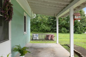 211 Henderson Ave, Sevierville, TN 37862