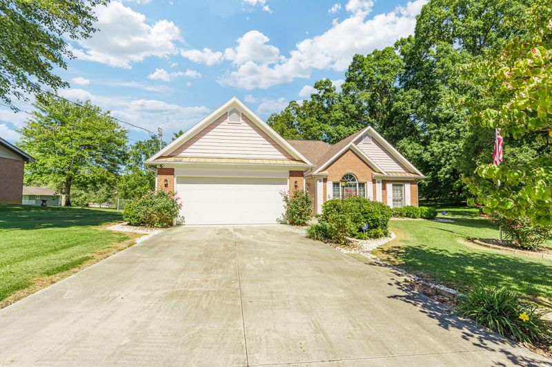 211 Hollywood Cir, Sevierville, TN 37862