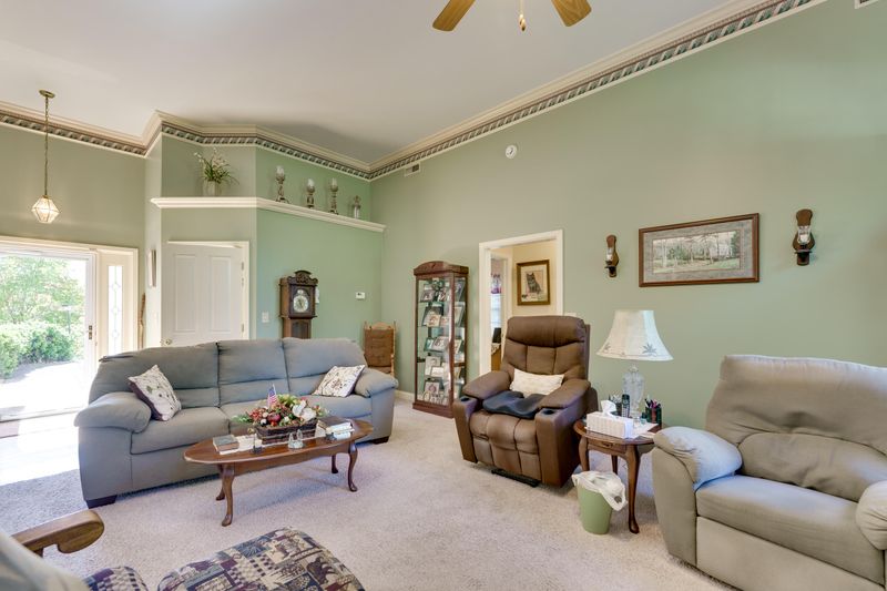 211 Hollywood Cir, Sevierville, TN 37862