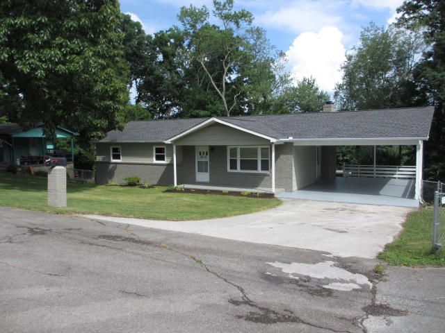 211 Jonathan Pl, Oak Ridge, TN 37830