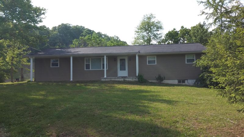 211 Landrum Rd, Clinton, TN 37716