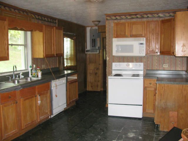 211 Manhattan Ave, Oak Ridge, TN 37830