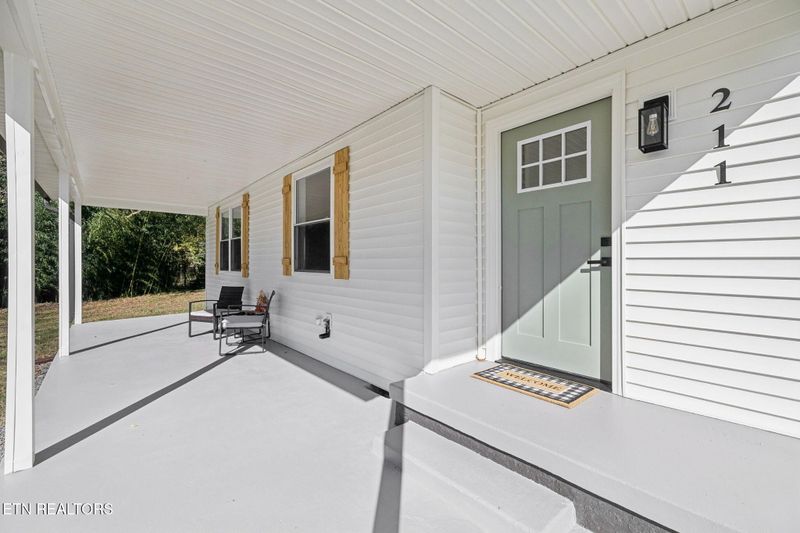 211 Mccarroll Ln, Harriman, TN 37748