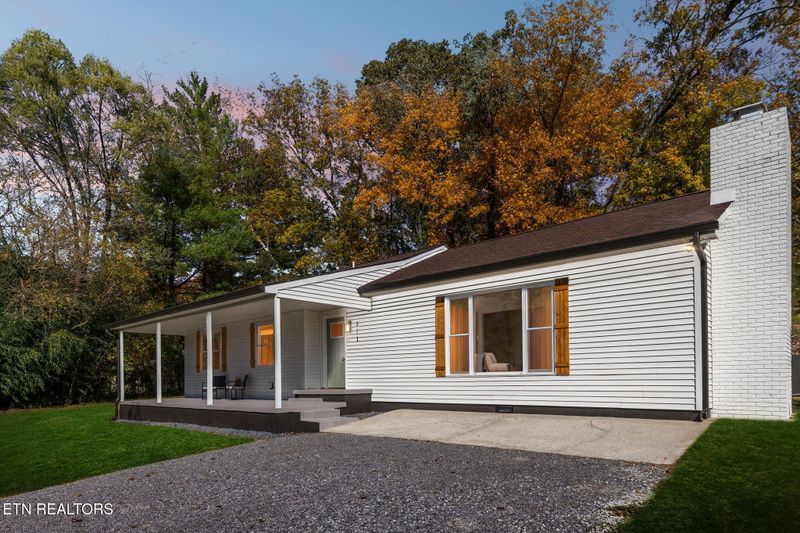 211 Mccarroll Ln, Harriman, TN 37748