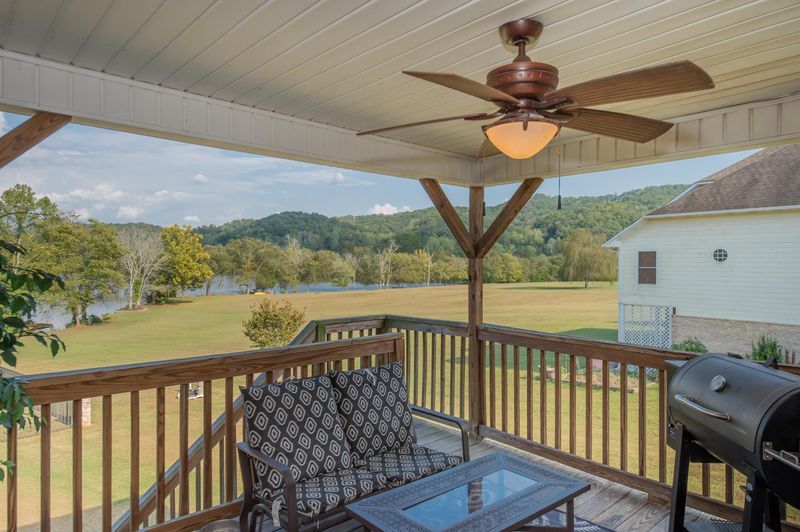 211 Montgomery View Dr, Harriman, TN 37748