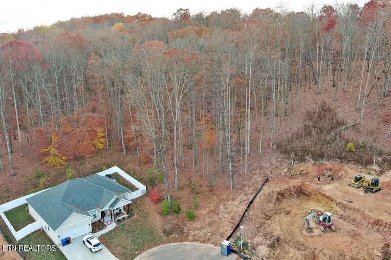 211 N Taube Ln, Oak Ridge, TN 37830