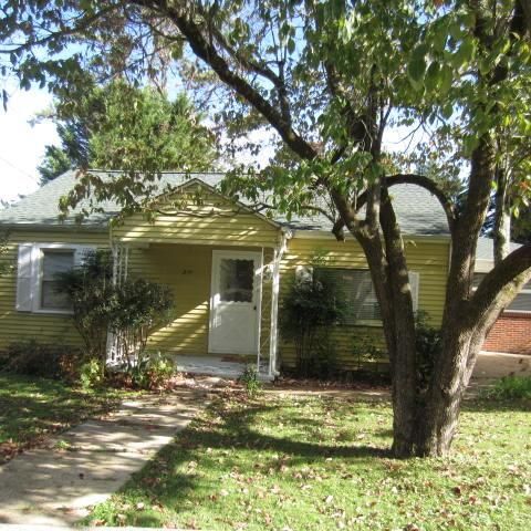 211 Pine St, Clinton, TN 37716