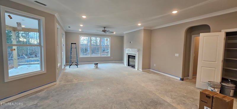 211 River Birch Dr, Lenoir City, TN 37771