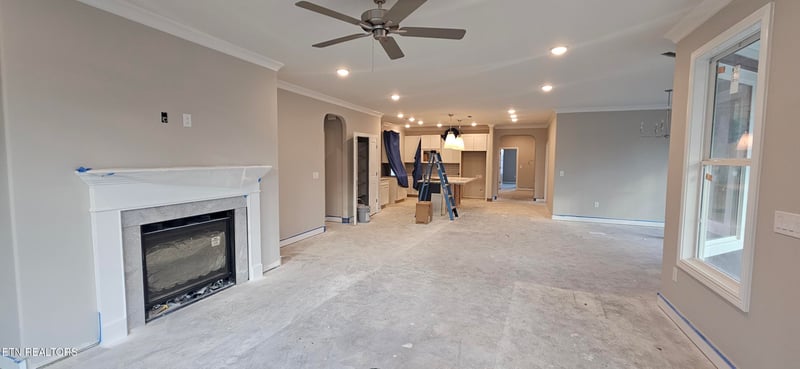 211 River Birch Dr, Lenoir City, TN 37771