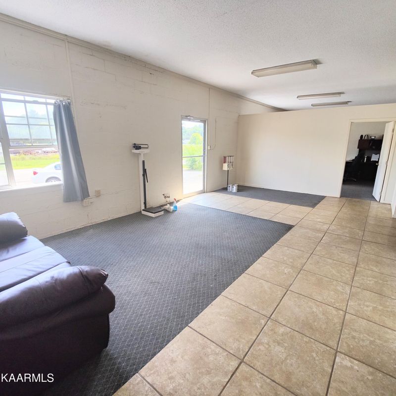 211 S Front Ave, Rockwood, TN 37854