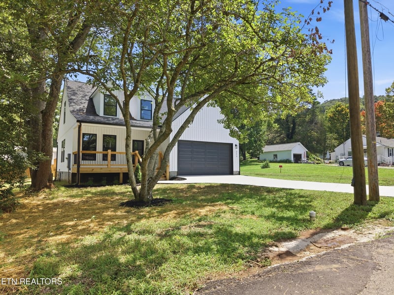 211 Shipe Rd, Powell, TN 37849