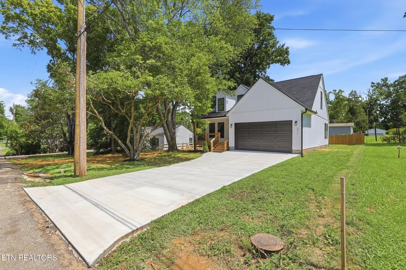 211 Shipe Rd, Powell, TN 37849