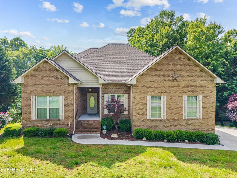 211 Timberland Trail Ln, Rocky Top, TN 37769