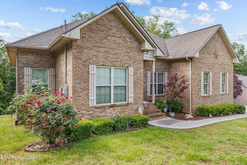 211 Timberland Trail Ln, Rocky Top, TN 37769