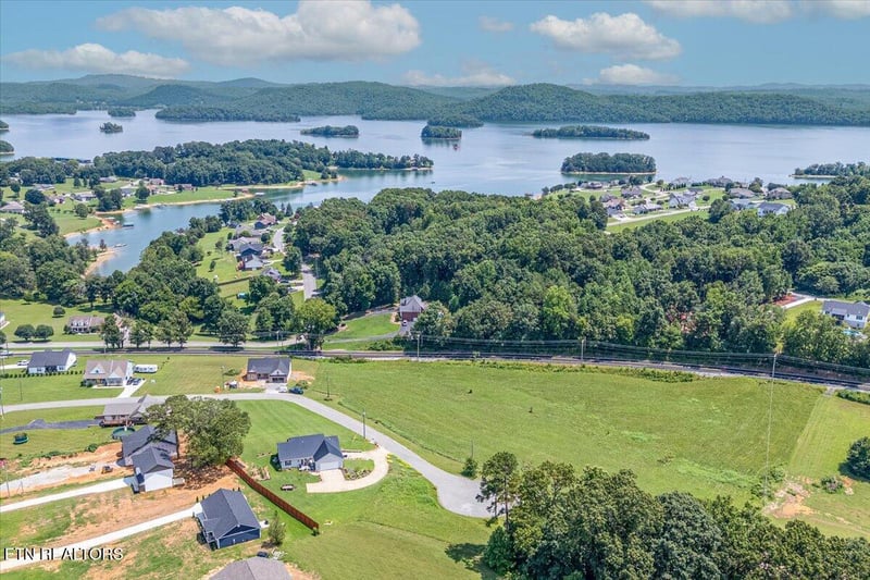 211 Washita Ln, Rutledge, TN 37861