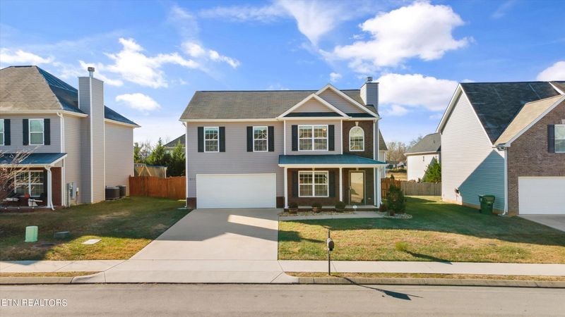 211 Whistlestop Ln, Maryville, TN 37804