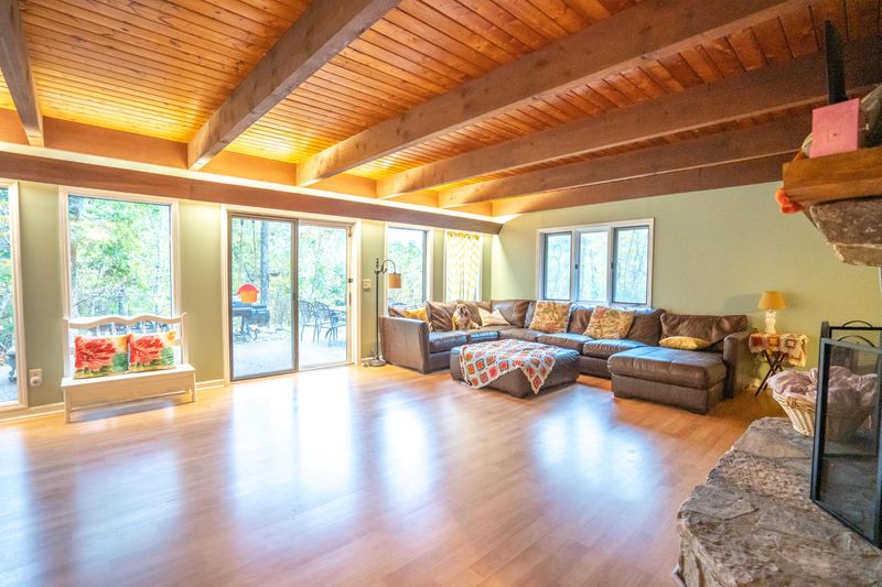 2110 Bluff Mountain Rd, Sevierville, TN 37876