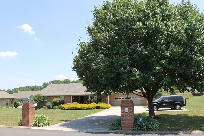 2110 Bradley Ln, Sevierville, TN 37876
