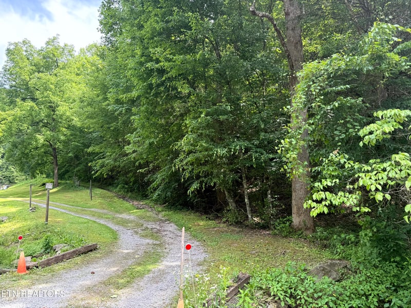 2110 Duck Pond Ln, Sevierville, TN 37876