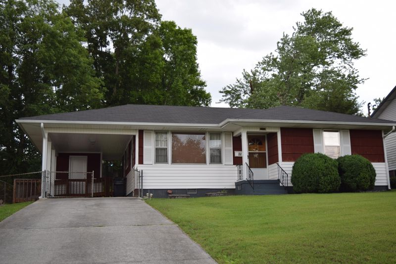 2110 NW Chillicothe St, Knoxville, TN 37921