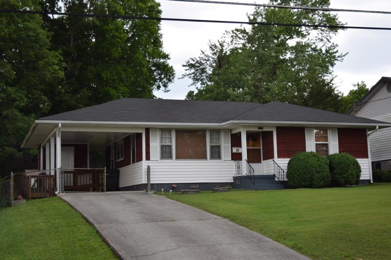 2110 NW Chillicothe St, Knoxville, TN 37921