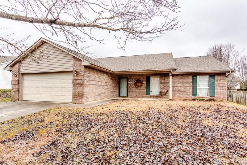 2110 Post Oak Ln, Maryville, TN 37801