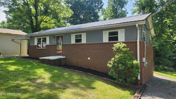 2110 Ridgecrest Dr, Maryville, TN 37803