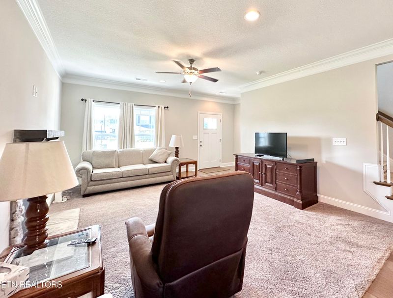 2110 Tributary Dr, Sevierville, TN 37876