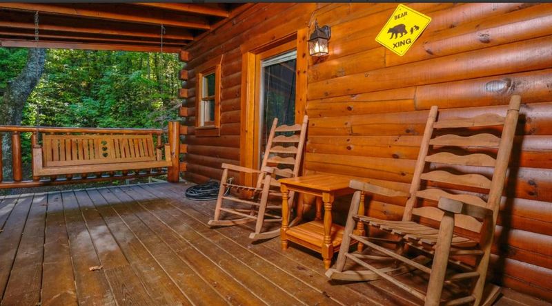 2110 Walnut Ct, Sevierville, TN 37876