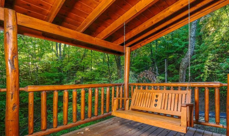 2110 Walnut Ct, Sevierville, TN 37876