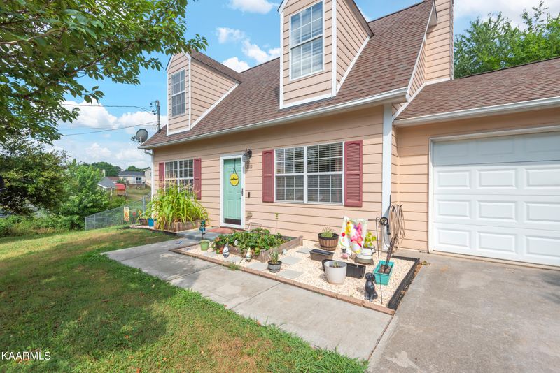 2111 Bainbridge Way, Powell, TN 37849