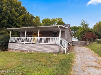 2111 Bernhurst Dr, Knoxville, TN 37918