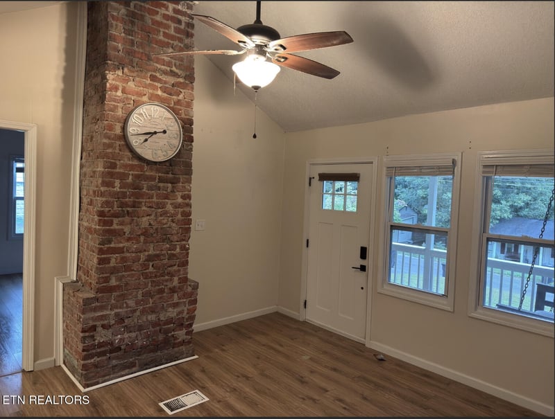 2111 Bernhurst Dr, Knoxville, TN 37918