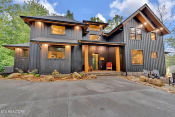 2111 Double Oaks Way, Sevierville, TN 37862