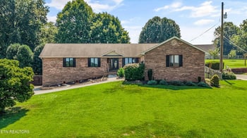 2112 Carpenters Grade Rd, Maryville, TN 37803