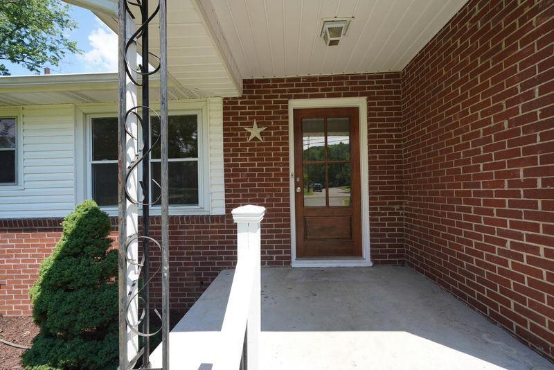 2113 Adair Dr, Knoxville, TN 37918