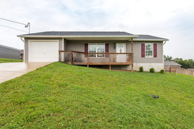2113 Connor Isaac Ln, Mascot, TN 37806