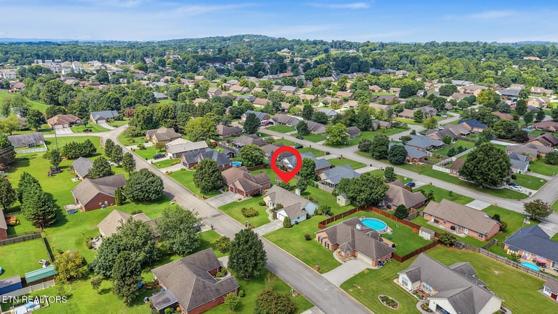 2113 Spalding Dr, Maryville, TN 37803