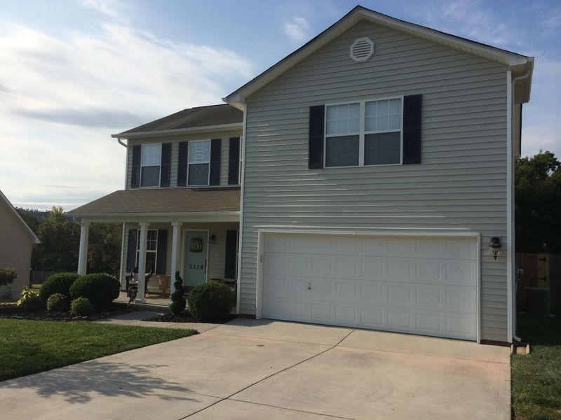 2114 Cartmill Dr, Powell, TN 37849