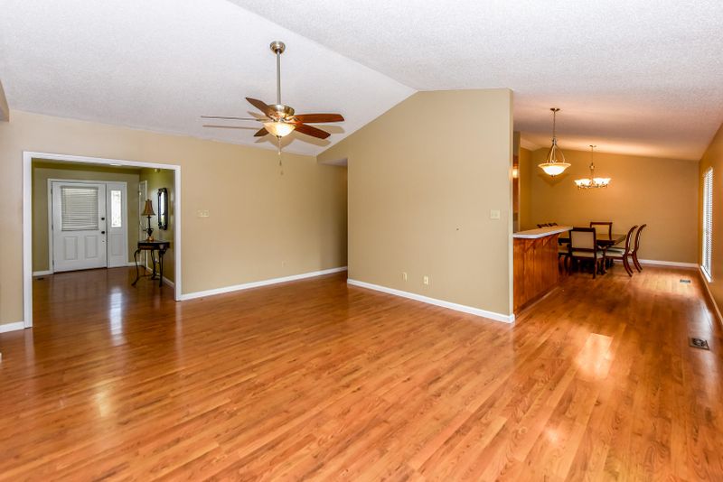2114 Colby Dr, Maryville, TN 37803