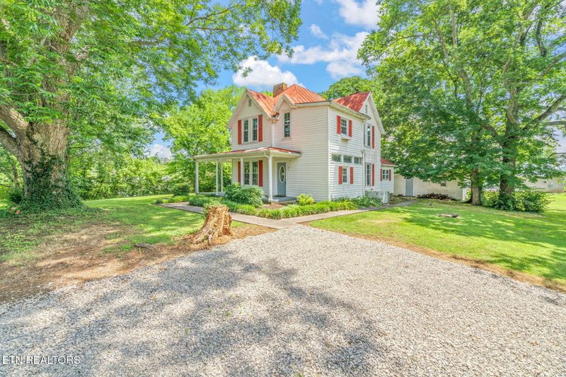 2115 Aaron Ct, Sevierville, TN 37876