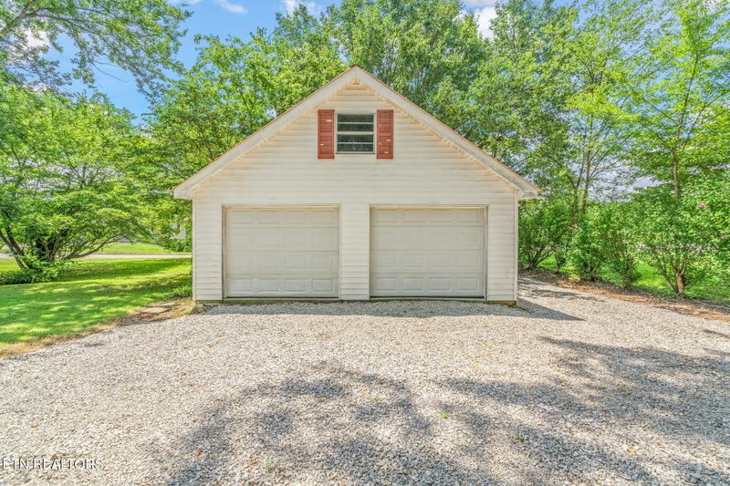 2115 Aaron Ct, Sevierville, TN 37876