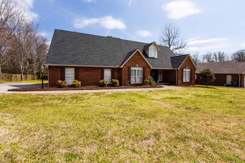 2116 Chas Way Blvd, Maryville, TN 37803
