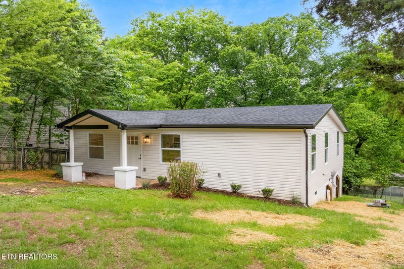 2116 NW Madison Rd, Knoxville, TN 37912